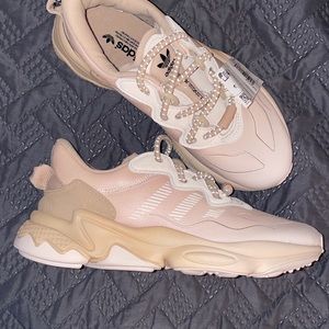 ADIDAS  OZWEEGO